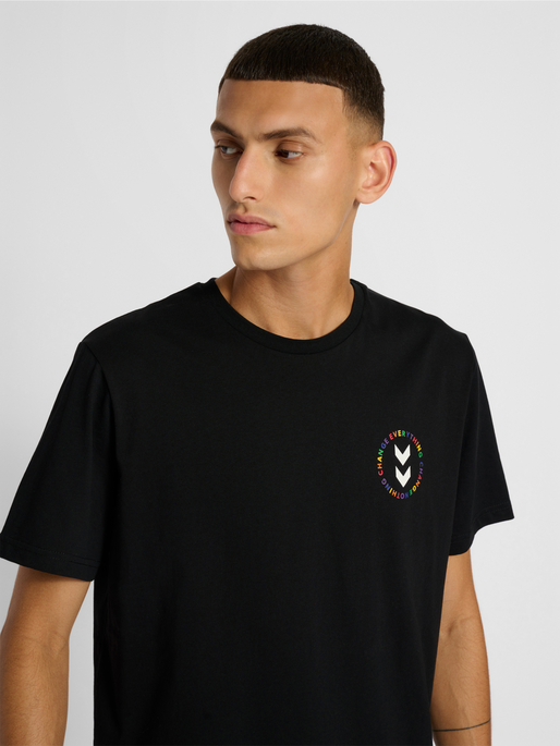 hmlEVERYTHING NOTHING T-SHIRT, 2001, model