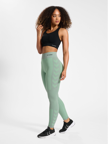 hmlCLEA SEAMLESS MID WAIST TIGHTS, CHINOIS GEEN, model