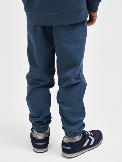 hmlTUKAS PANTS, BERING SEA, model