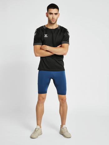 HUMMEL FIRST SEAMLESS TR SHT TIGHTS, DARK DENIM, model