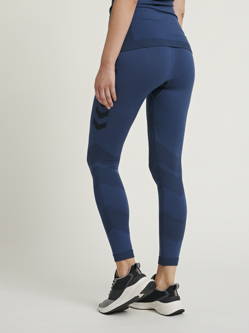 HUMMEL FIRST SEAMLESS TR TIGHTS W, DARK DENIM, model