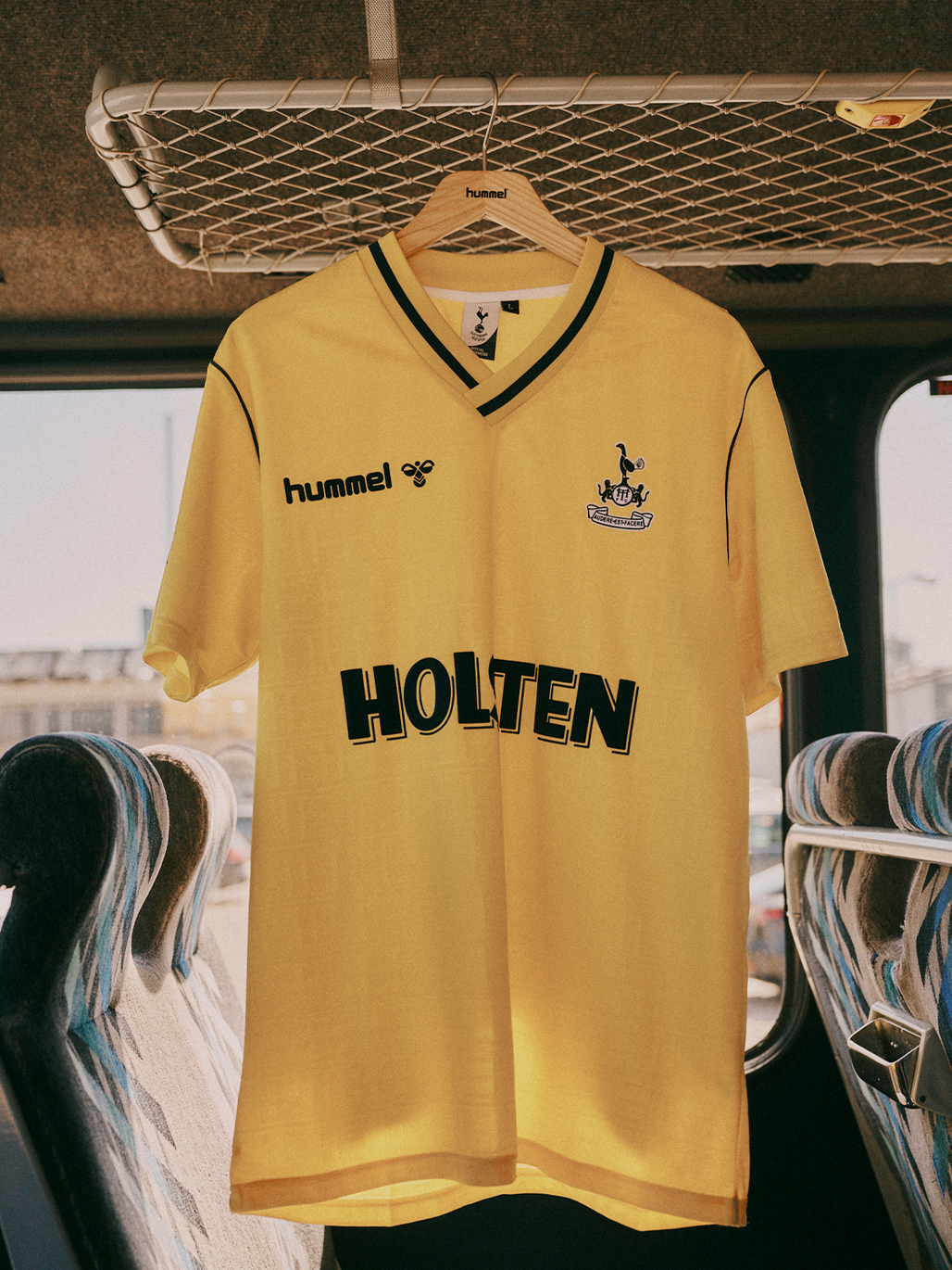 TOT AWAY 88 JERSEY S/S, SPORTS YELLOW, model