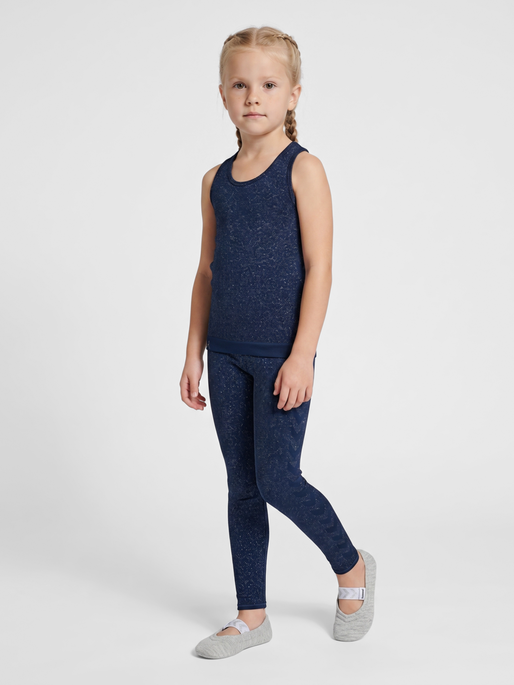 hmlJR SEAMLESS  GLITTER  TANK TOP, DRESS BLUES, model
