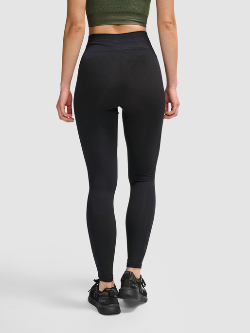 hmlCLEA SEAMLESS MID WAIST TIGHTS, BLACK MELANGE, model