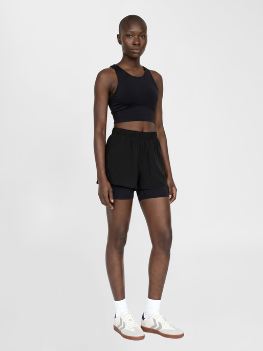hmlHIIT INTENSITY W 2 IN 1 SHORTS, BLACK, model