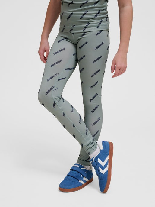 hmlSILJE TIGHTS, ICEBERG GREEN, model