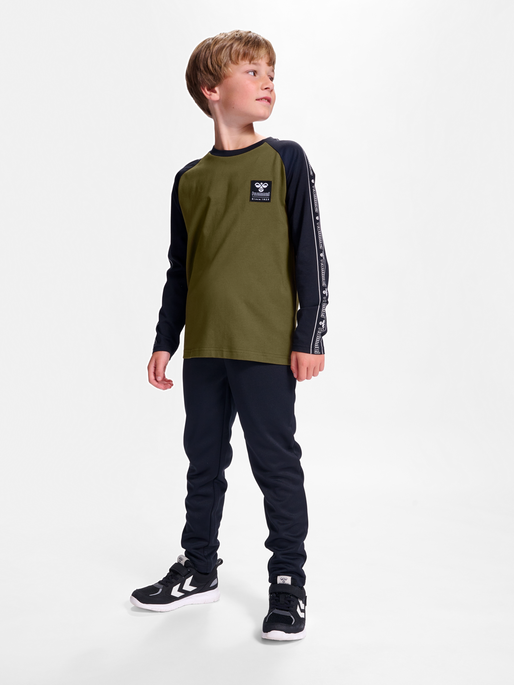 hmlJOEY T-SHIRT L/S, 6745, model