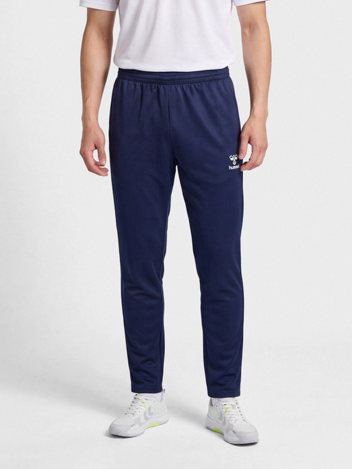 hmlESSENTIAL TRAINING PANTS, MARINE, model