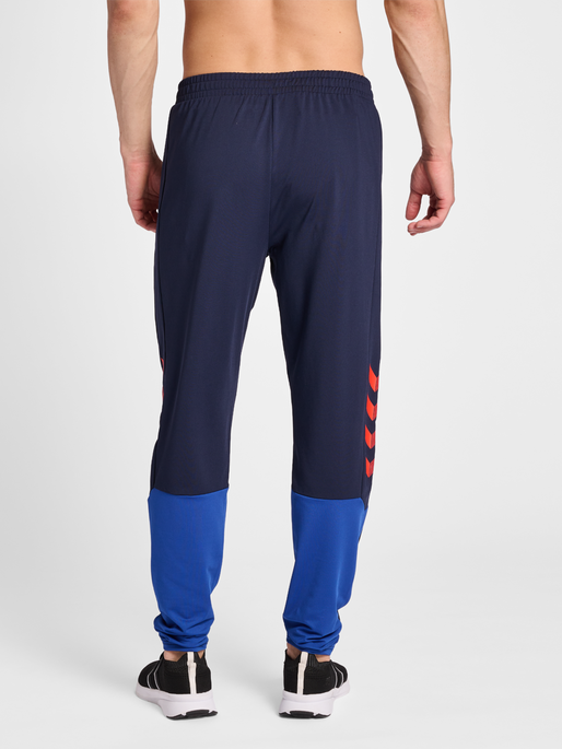 hmlPRO GRID GK SWEATPANTS, MARITIME BLUE, model