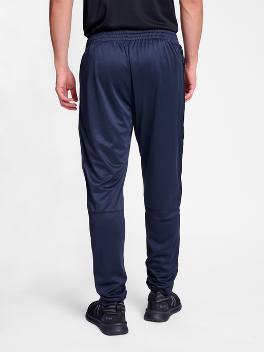 hmlAUTHENTIC TRAINING PANTS, MARINE, model