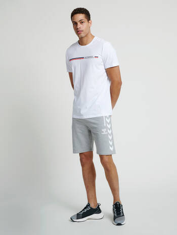 hmlRAY 2.0 SHORTS, GREY MELANGE, model