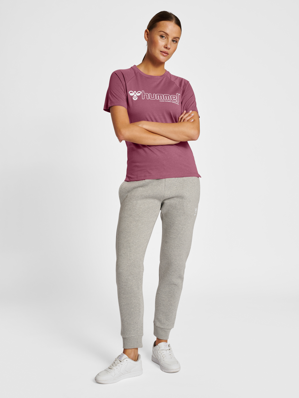 hmlNONI 2.0 T-SHIRT, RENAISSANCE ROSE, model
