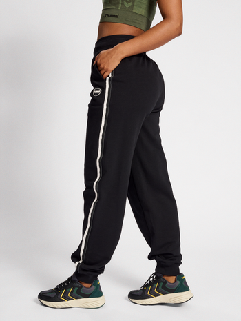 hmlLGC MAI LOOSE PANTS, BLACK, model