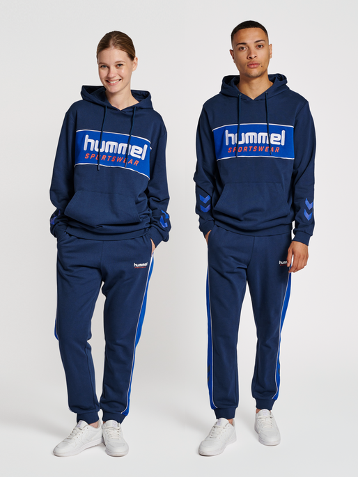 hmlLGC JULIAN HOODIE, 7459, model