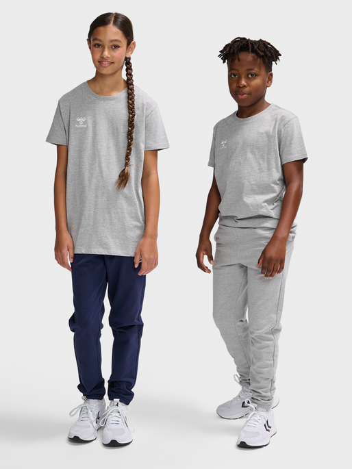 hmlGO 2.0 T-SHIRT S/S KIDS, GREY MELANGE, model