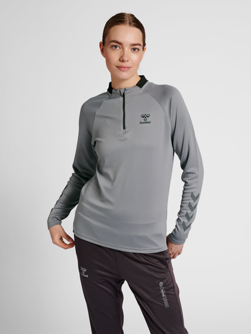 hmlGG12 ACTION HALF ZIP SWEAT WOMAN, ALLOY, model
