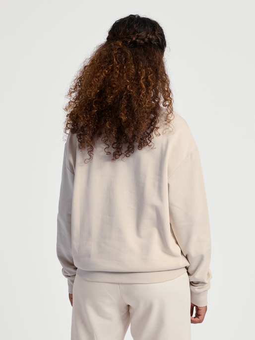 hmlHIVE OWEN SWEATSHIRT, 2939, model
