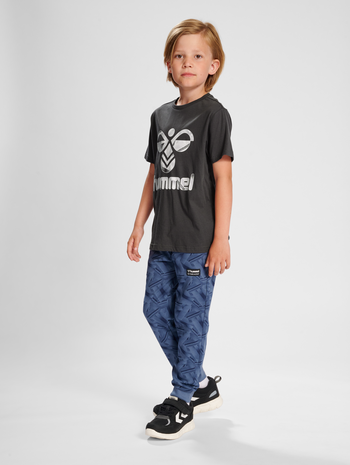 hmlSOFUS T-SHIRT S/S, ASPHALT, model