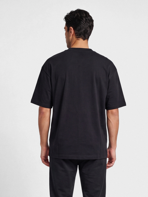 hmlLOOSE T-SHIRT S/S SCARF, BLACK, model