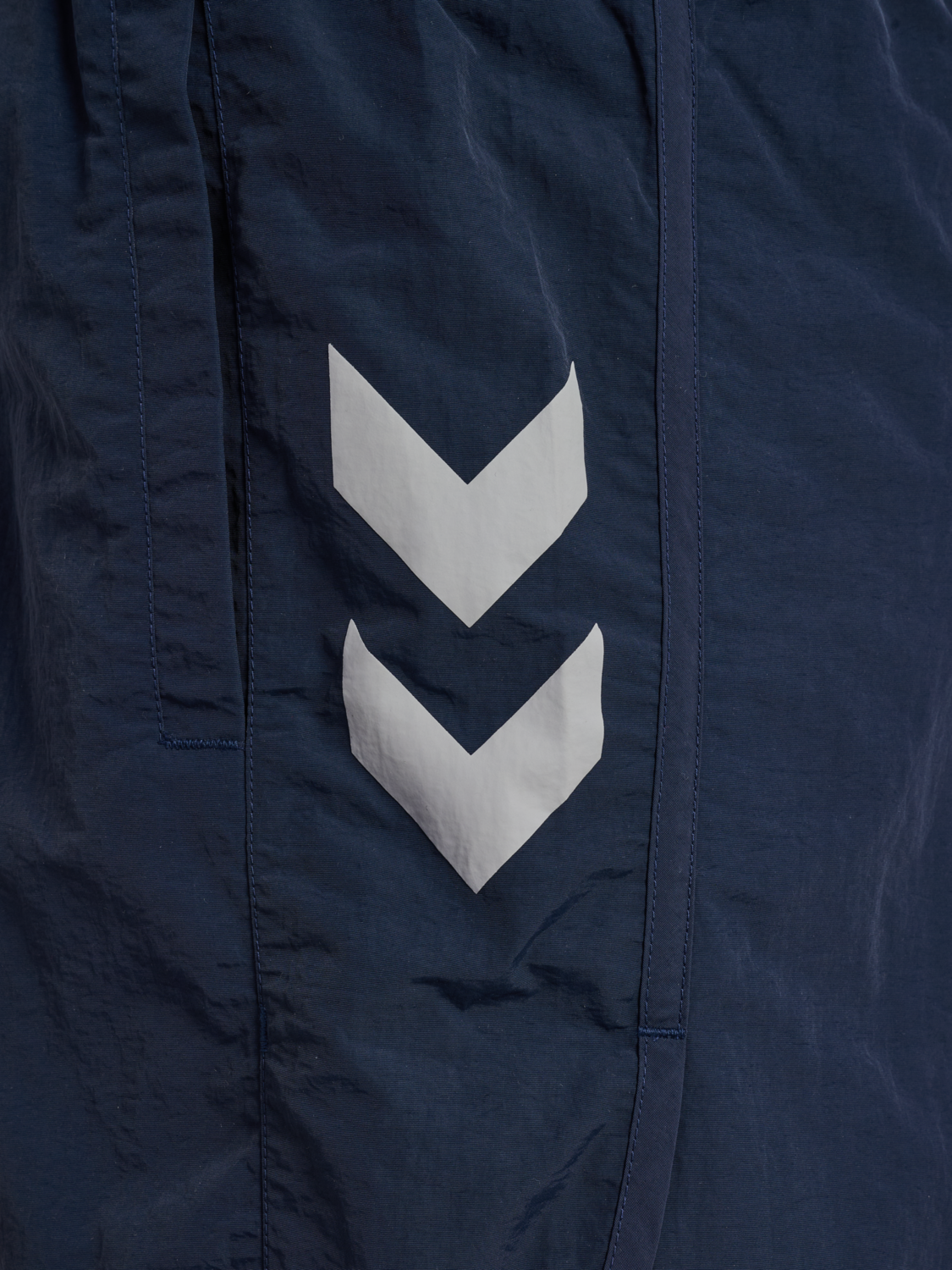 hmlWORLD 26 TRACK SHORTS, DARK SAPPHIRE, packshot