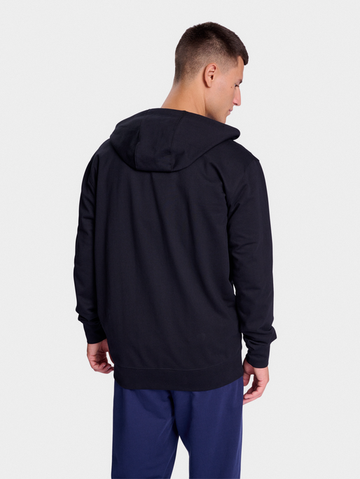 hmlGO 2.0 ZIP HOODIE, BLACK, model