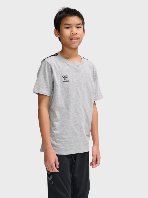 hmlAUTHENTIC CO T-SHIRT S/S KIDS, GREY MELANGE, model