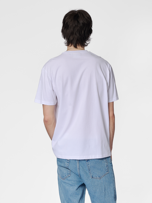 hmlLOOSE TEE S/S UNIVERSITY BEE, WHITE, model