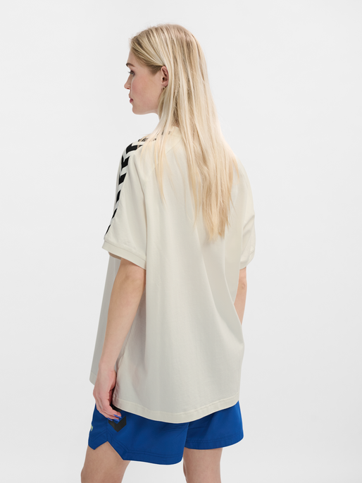 hmlARCHIVE LOOSE T-SHIRT S/S, BLANC DE BLANC, model