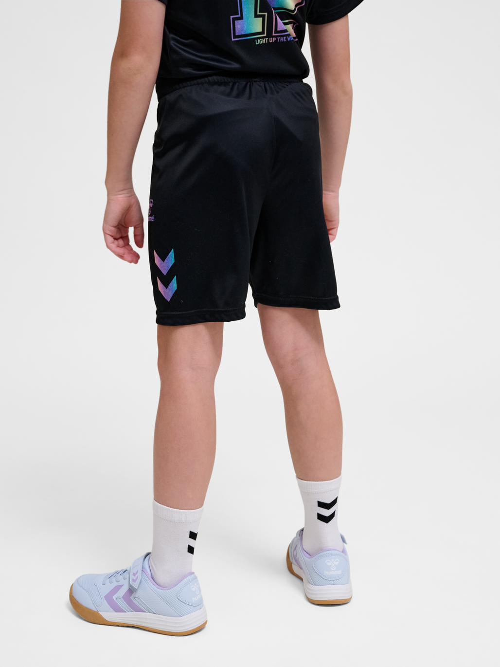 hmlSHIMMER SHORTS, BLACK, model