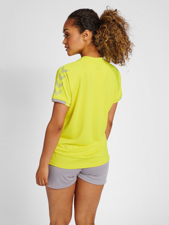 hmlGG12 ACTION JERSEY S/S WOMAN, SULPHUR SPRING, model