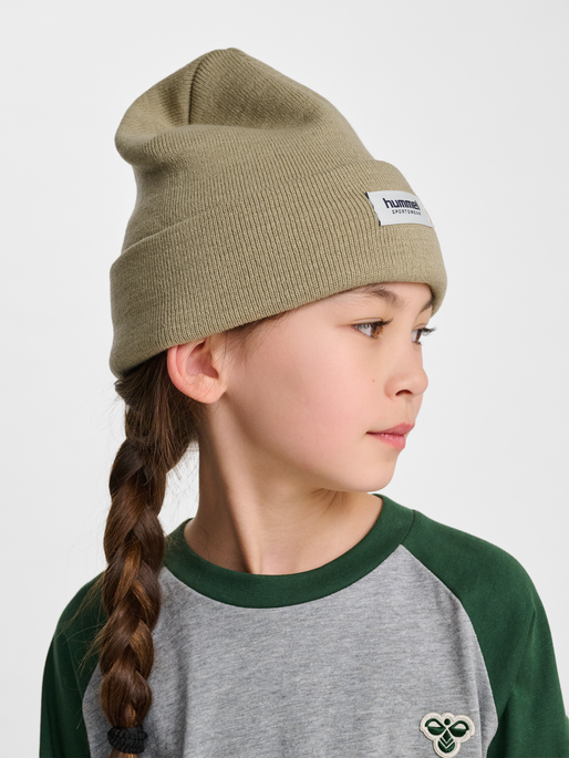 hmlJR KNIT BEANIE, CORNSTALK, model