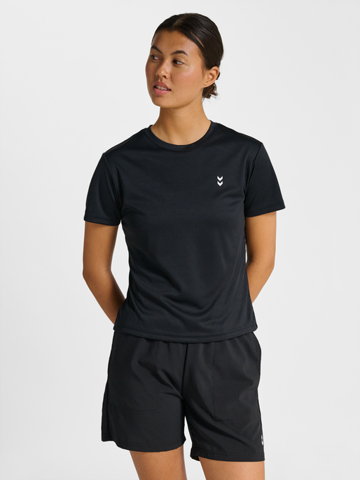 hmlPULSE TRAINING W T-SHIRT S/S, BLACK, model
