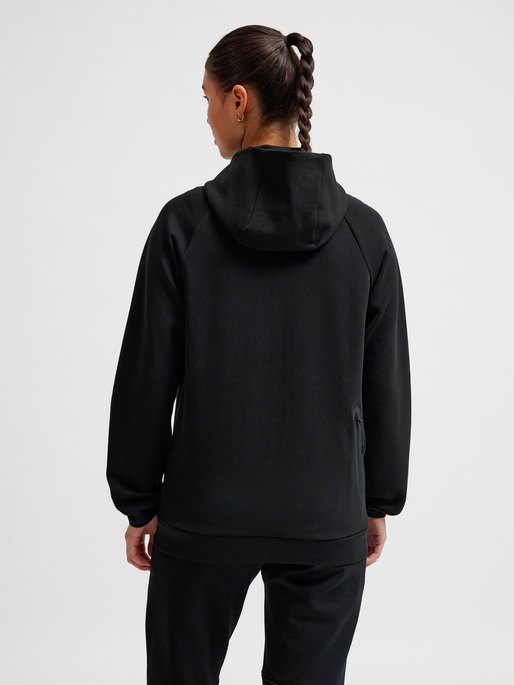 hmlTECH FLEECE REGULAR ZIP HOODIE, BLACK, model