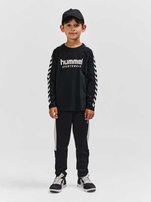 hmlREADY T-SHIRT L/S, BLACK, model