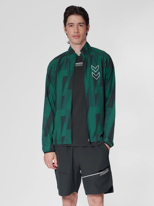 hmlCOURT AOP JACKET, RAIN FOREST, model
