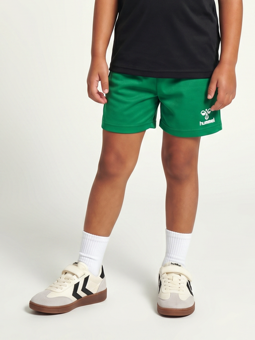 hmlESSENTIAL SHORTS KIDS, JELLY BEAN, model