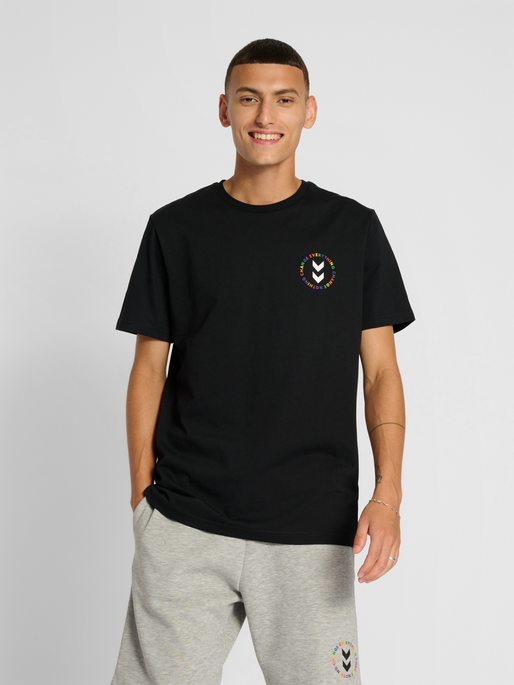 hmlEVERYTHING NOTHING T-SHIRT, 2001, model