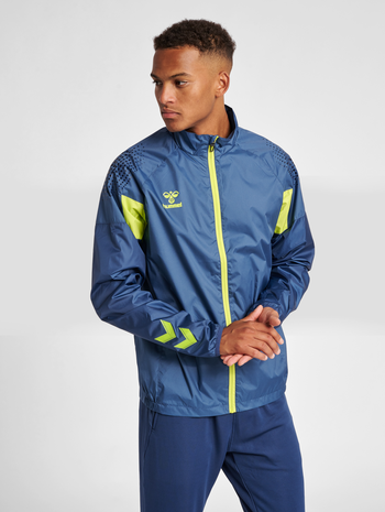 hmlLEAD PRO TRAINING JACKET/WINDBREAKER, DARK DENIM, model