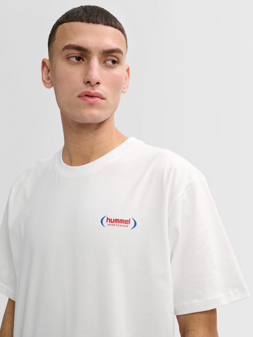 hmlFELIX LOOSE TEE, WHITE, model