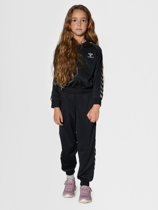 hmlNOMA PANTS, BLACK, model