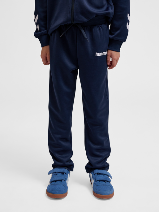 hmlTUKAS TRACKSUIT, BLACK IRIS, model