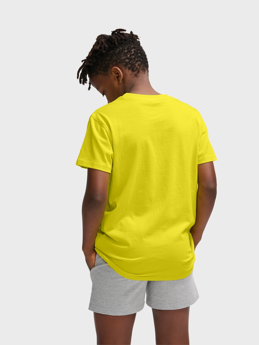 hmlGO 2.0 T-SHIRT S/S KIDS, BLAZING YELLOW, model