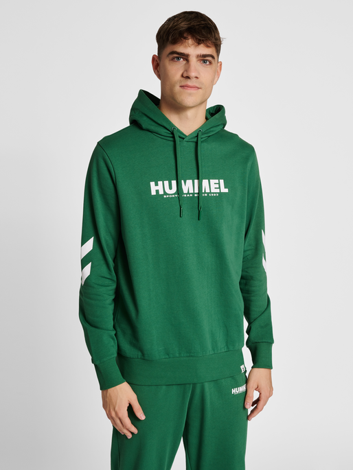 hmlLEGACY LOGO HOODIE, FOLIAGE GREEN, model