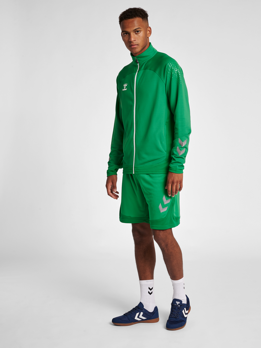 hmlLEAD POLY SHORTS, JELLY BEAN, model