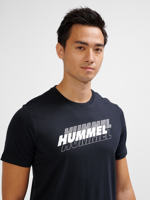 hmlGRAPHIC TRIPLE LOGO COTTON TEE, BLACK, model