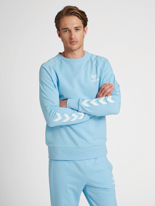 hmlISAM 2.0 SWEATSHIRT, PLACID BLUE, model