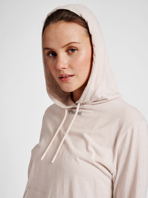 hmlZANDRA HOODIE, PUMICE STONE MELANGE, model