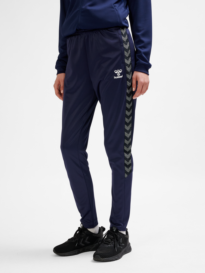 hmlAUTHENTIC TRAINING PANTS WOMAN, MARINE, model
