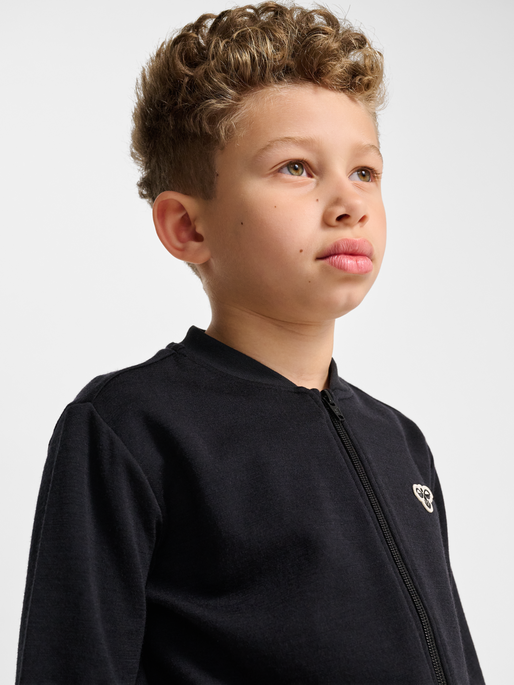 hmlJR WOOL ZIP JACKET BEE, BLACK, model