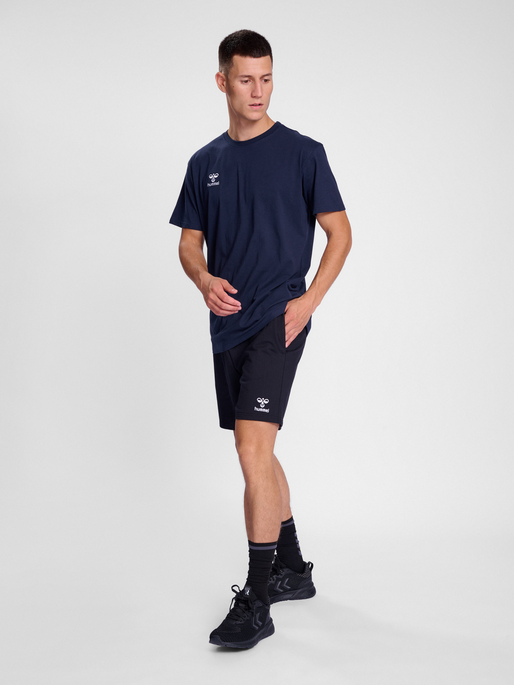 hmlGO 2.0 T-SHIRT S/S, MARINE, model